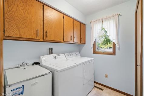 19407 Co Moor Boulevard Strongsville OH 44149