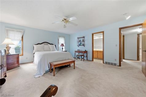 19407 Co Moor Boulevard Strongsville OH 44149