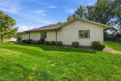 19407 Co Moor Boulevard Strongsville OH 44149