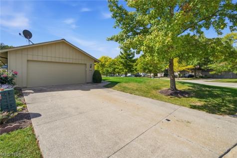 19407 Co Moor Boulevard Strongsville OH 44149