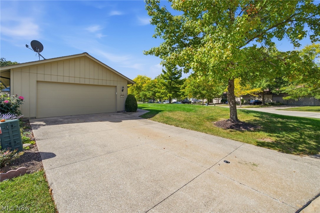 19407 Co Moor Boulevard Strongsville OH 44149