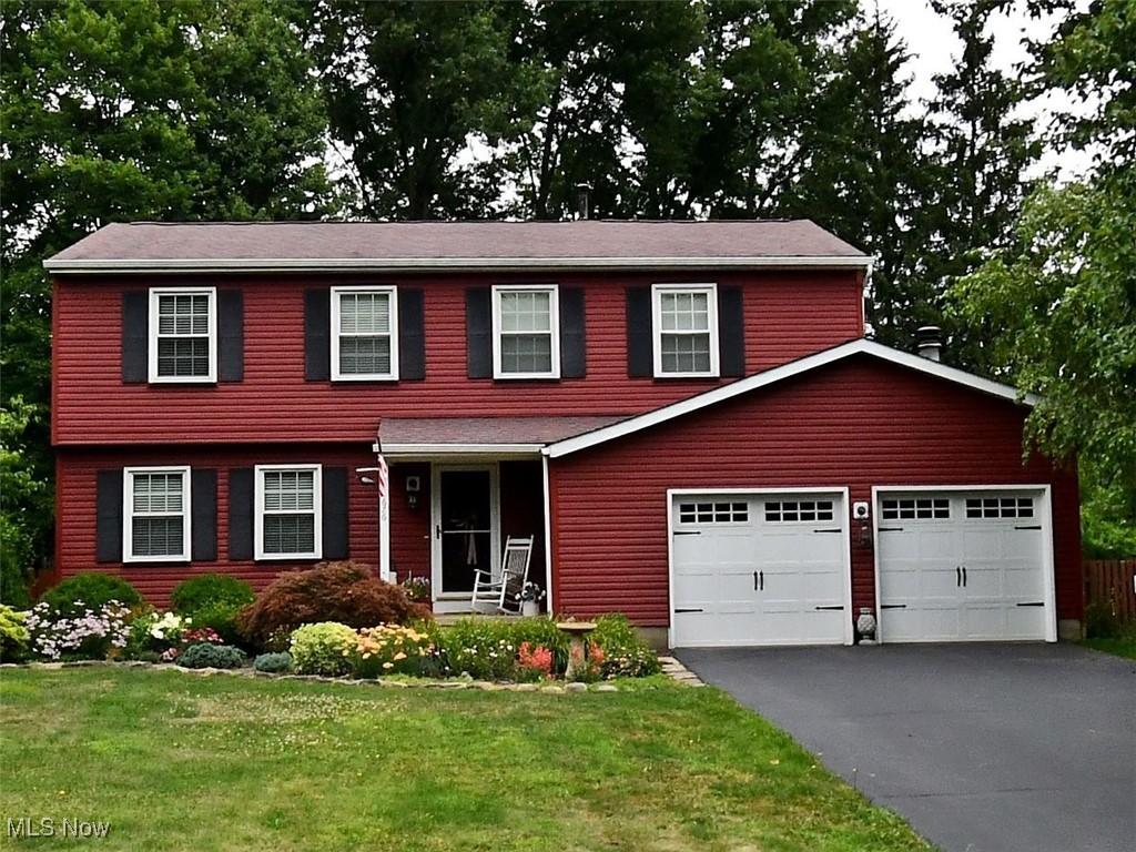 1676 Rosalyn Circle Mineral Ridge OH 44440