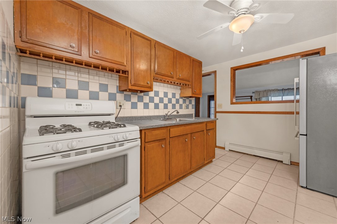 820 Longson Avenue Elyria OH 44035