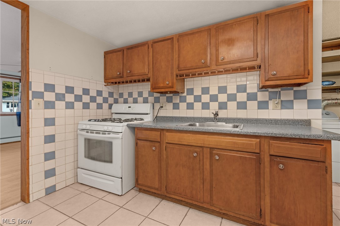820 Longson Avenue Elyria OH 44035