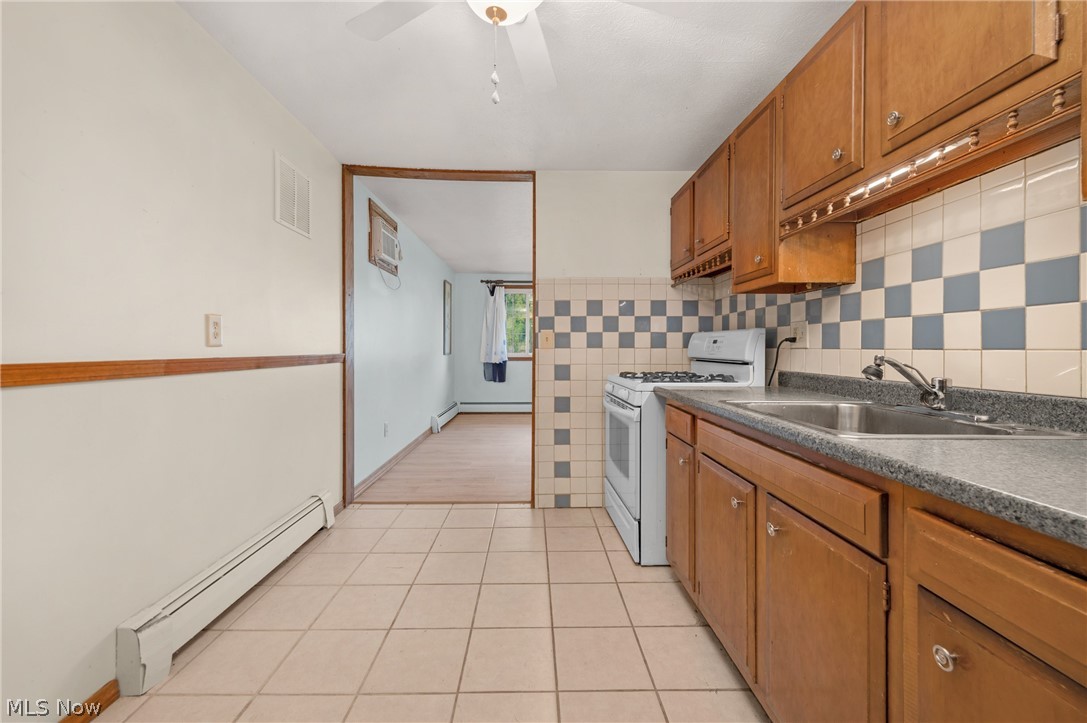 820 Longson Avenue Elyria OH 44035