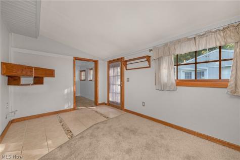 820 Longson Avenue Elyria OH 44035