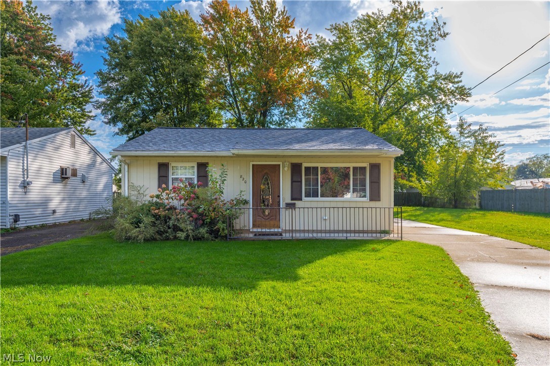 820 Longson Avenue Elyria OH 44035