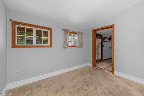 820 Longson Avenue Elyria OH 44035