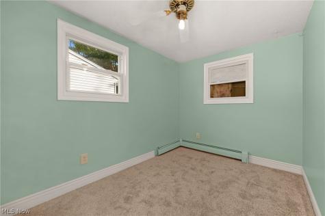 820 Longson Avenue Elyria OH 44035