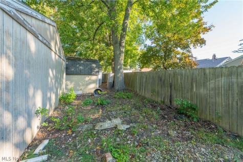 820 Longson Avenue Elyria OH 44035