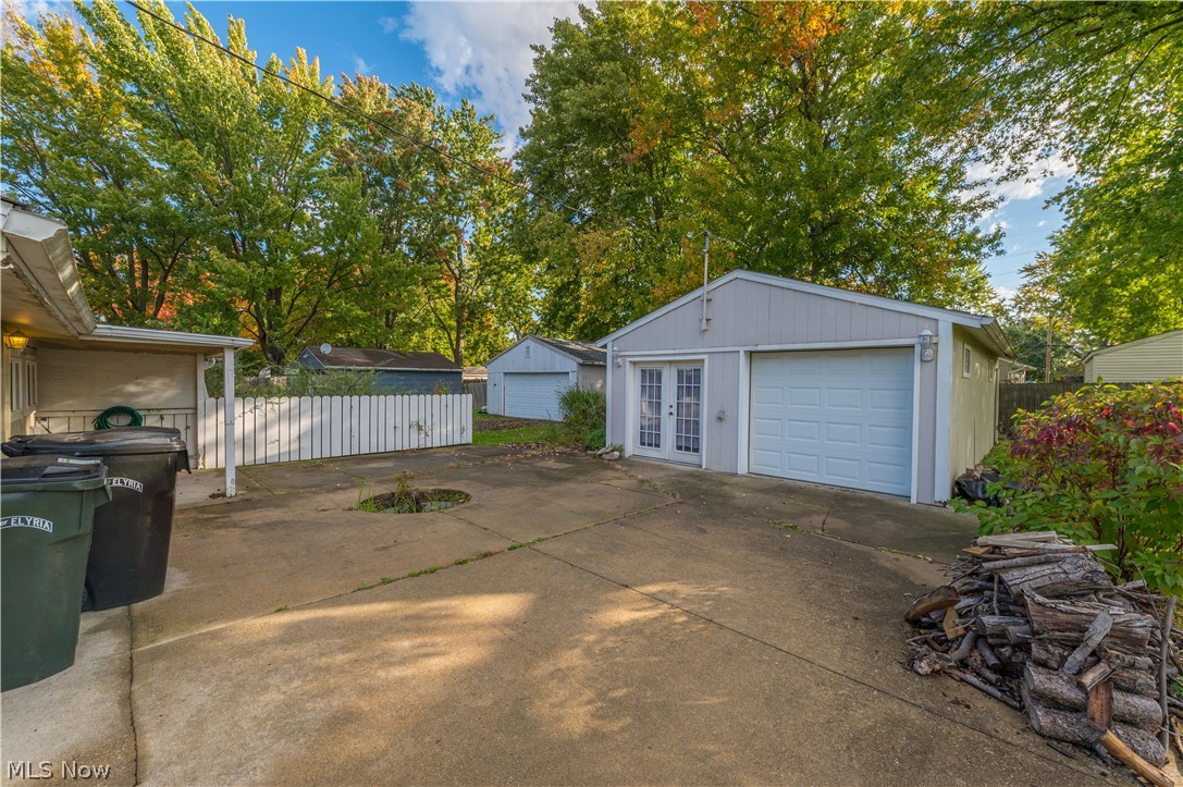820 Longson Avenue Elyria OH 44035