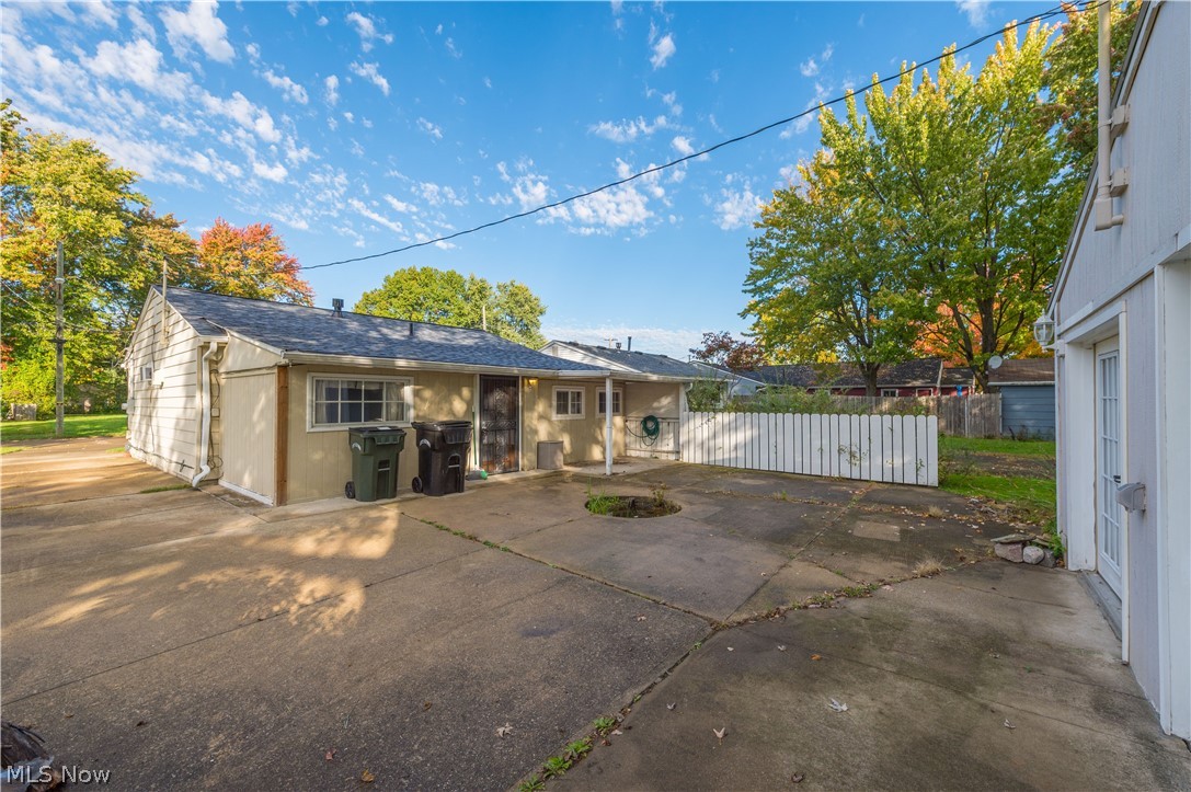 820 Longson Avenue Elyria OH 44035