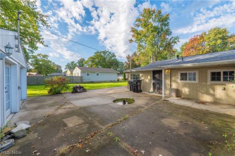 820 Longson Avenue Elyria OH 44035