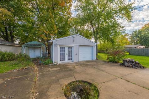 820 Longson Avenue Elyria OH 44035
