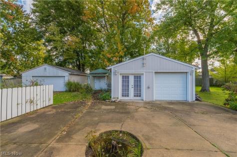 820 Longson Avenue Elyria OH 44035