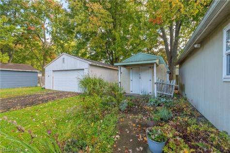 820 Longson Avenue Elyria OH 44035