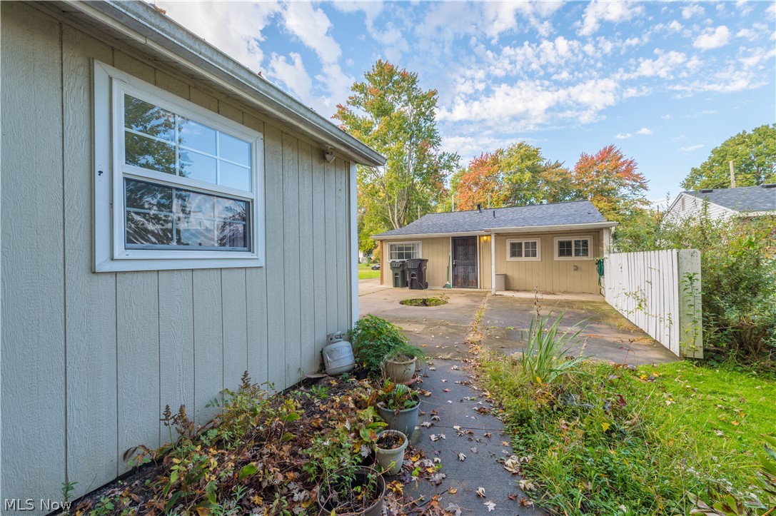 820 Longson Avenue Elyria OH 44035
