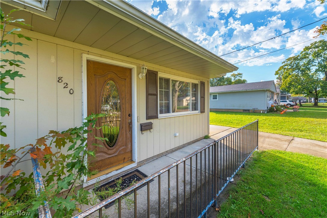 820 Longson Avenue Elyria OH 44035