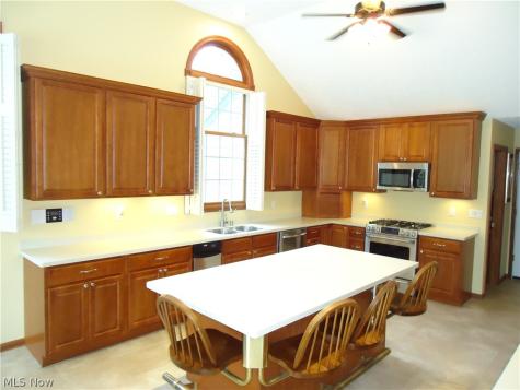 2740 S Canyon Trail Hinckley OH 44233