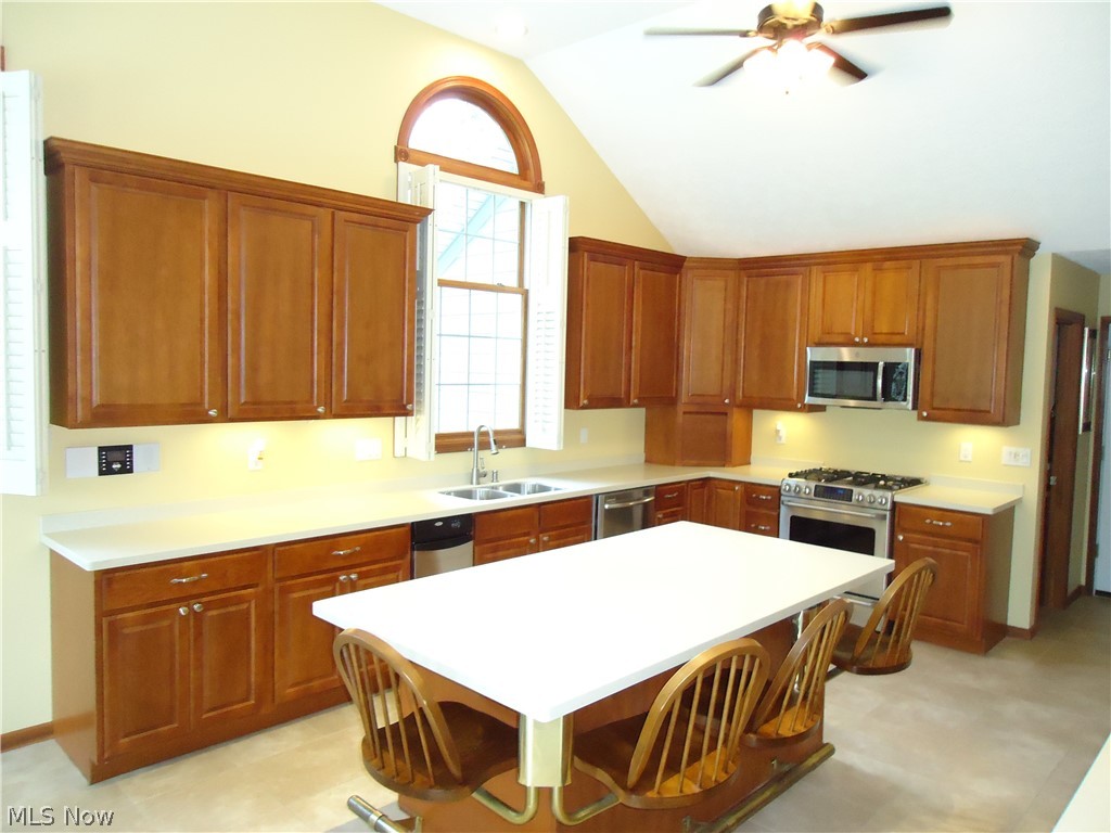 2740 S Canyon Trail Hinckley OH 44233