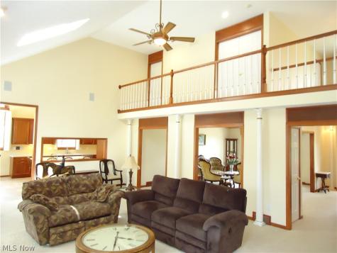2740 S Canyon Trail Hinckley OH 44233