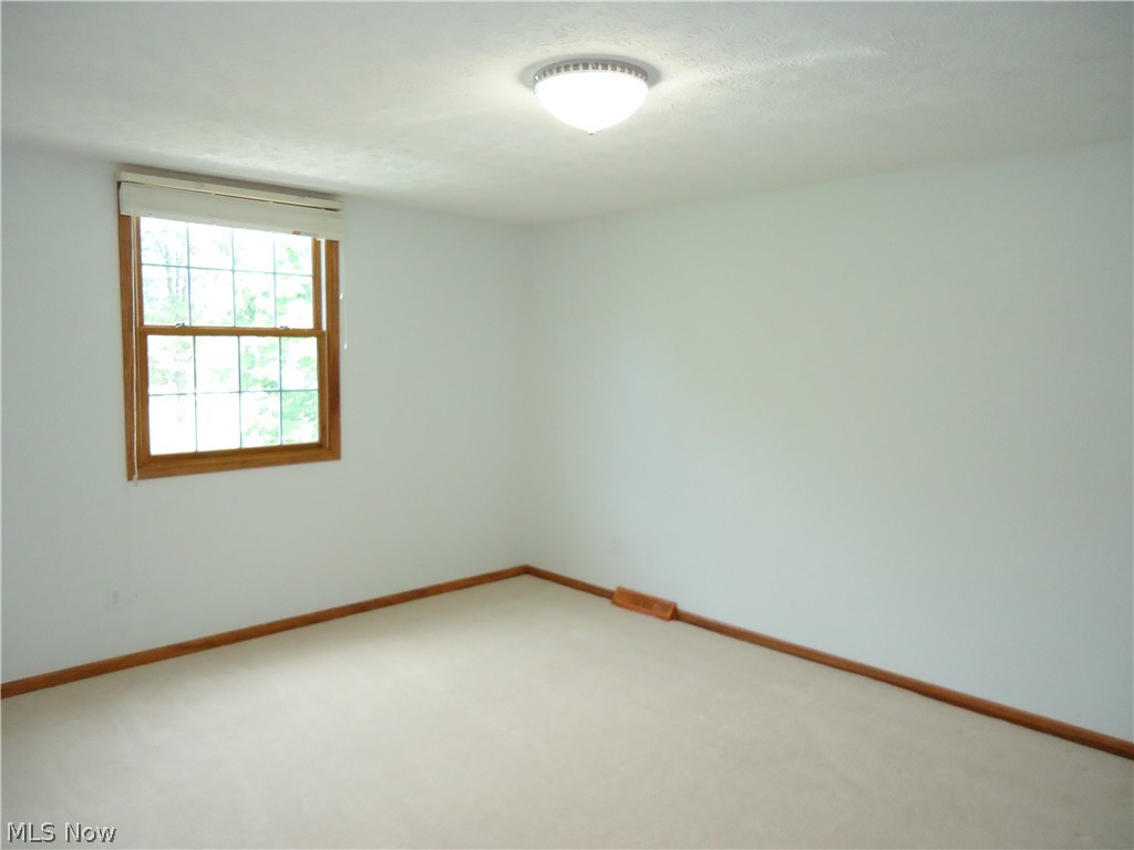 2740 S Canyon Trail Hinckley OH 44233