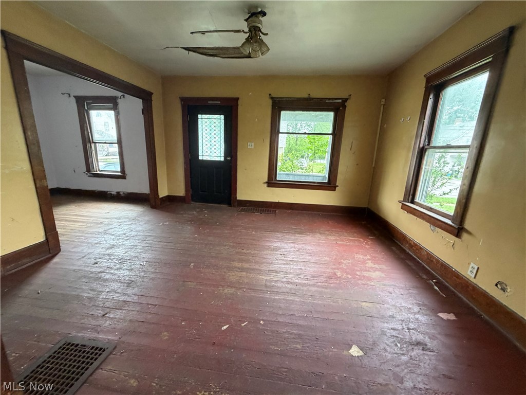 235 Iddings Avenue SE Warren OH 44483