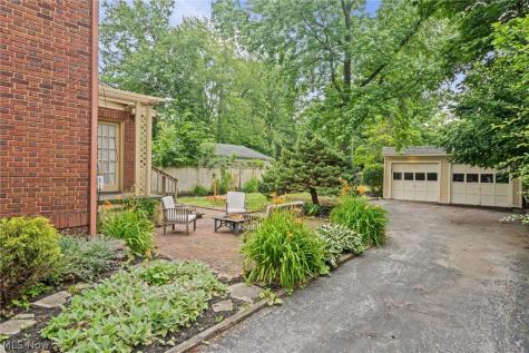 3326 Dellwood Road Cleveland Heights OH 44118