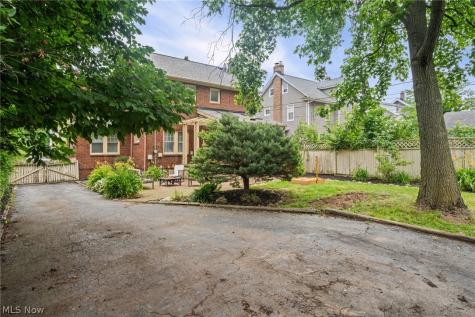 3326 Dellwood Road Cleveland Heights OH 44118