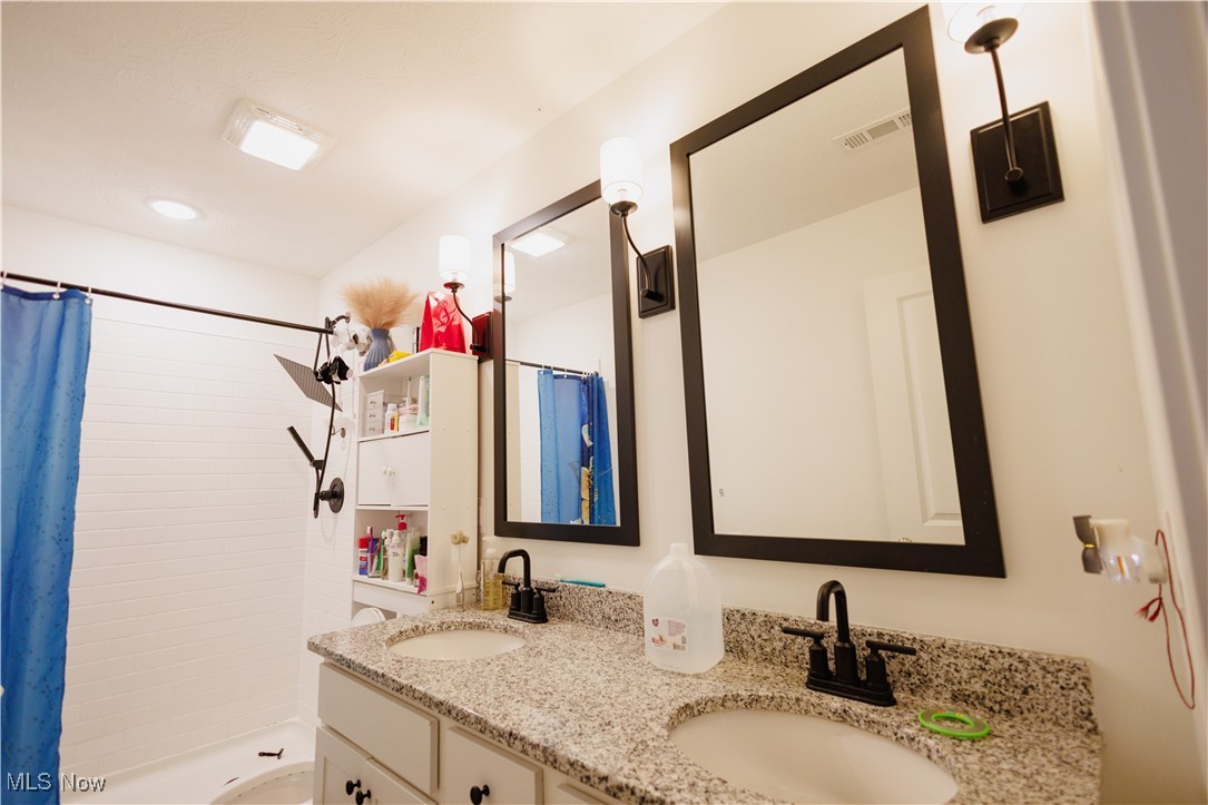 524 Auld Farm Circle Akron OH 44320