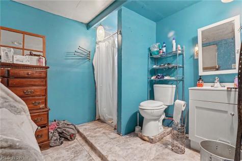 1536 Clay Street Youngstown OH 44506