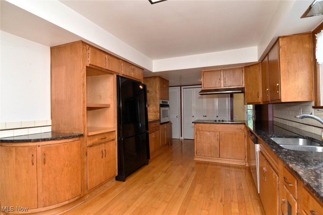 22844 Halburton Road Beachwood OH 44122