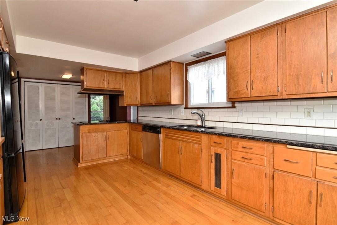22844 Halburton Road Beachwood OH 44122