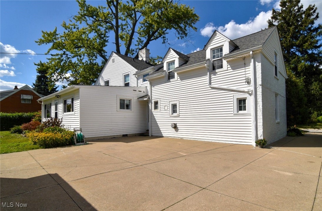 22844 Halburton Road Beachwood OH 44122