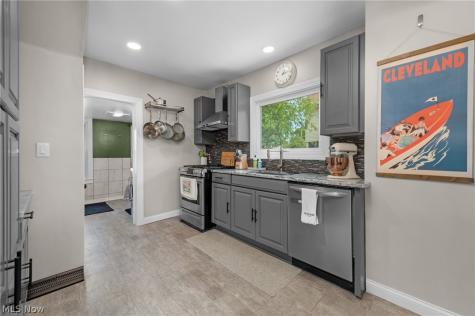 17400 Clifton Boulevard Lakewood OH 44107