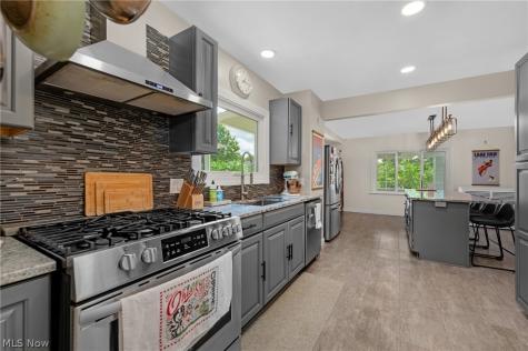 17400 Clifton Boulevard Lakewood OH 44107