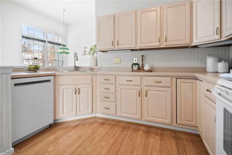 25 Golf View Lane North Olmsted OH 44070