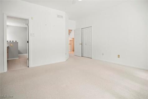 25 Golf View Lane North Olmsted OH 44070