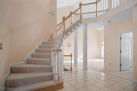25 Golf View Lane North Olmsted OH 44070