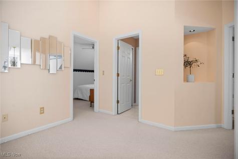 25 Golf View Lane North Olmsted OH 44070