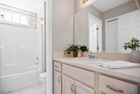 25 Golf View Lane North Olmsted OH 44070