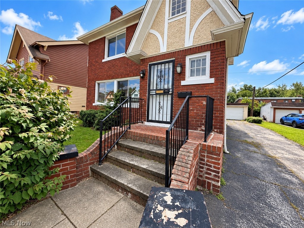 13312 Alvin Avenue Garfield Heights OH 44105