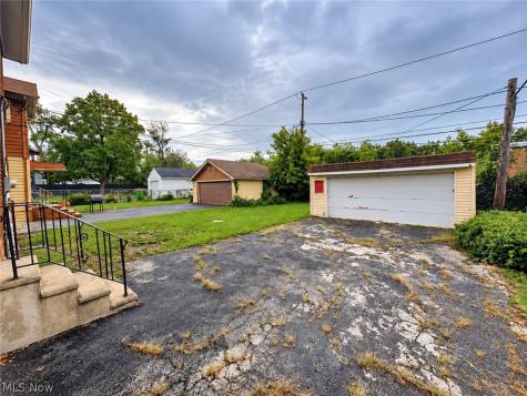 13312 Alvin Avenue Garfield Heights OH 44105