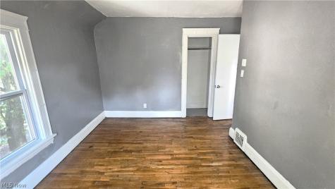 9910 Zimmer Avenue Cleveland OH 44102