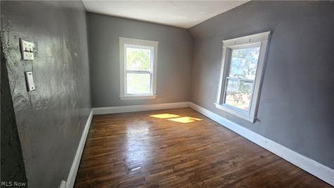 9910 Zimmer Avenue Cleveland OH 44102