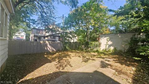 9910 Zimmer Avenue Cleveland OH 44102