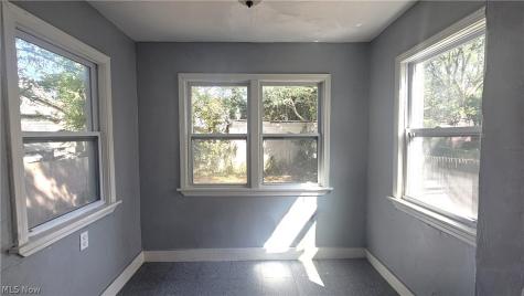 9910 Zimmer Avenue Cleveland OH 44102