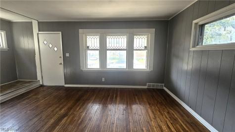 9910 Zimmer Avenue Cleveland OH 44102