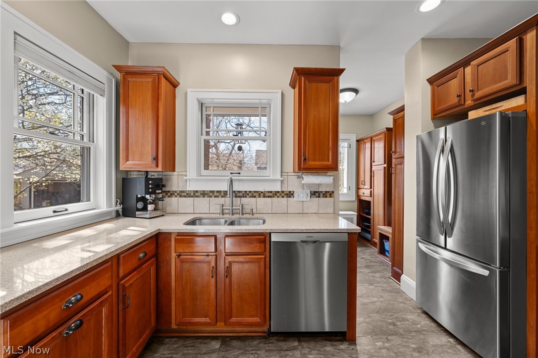 2212 Delaware Drive Cleveland Heights OH 44106