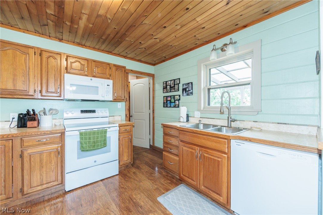 3443 W Britton Road Burbank OH 44214